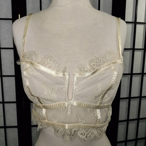 Free People Layer In Lace Bustier Ivory Sizes Small and Medium - Picture 4 of 6